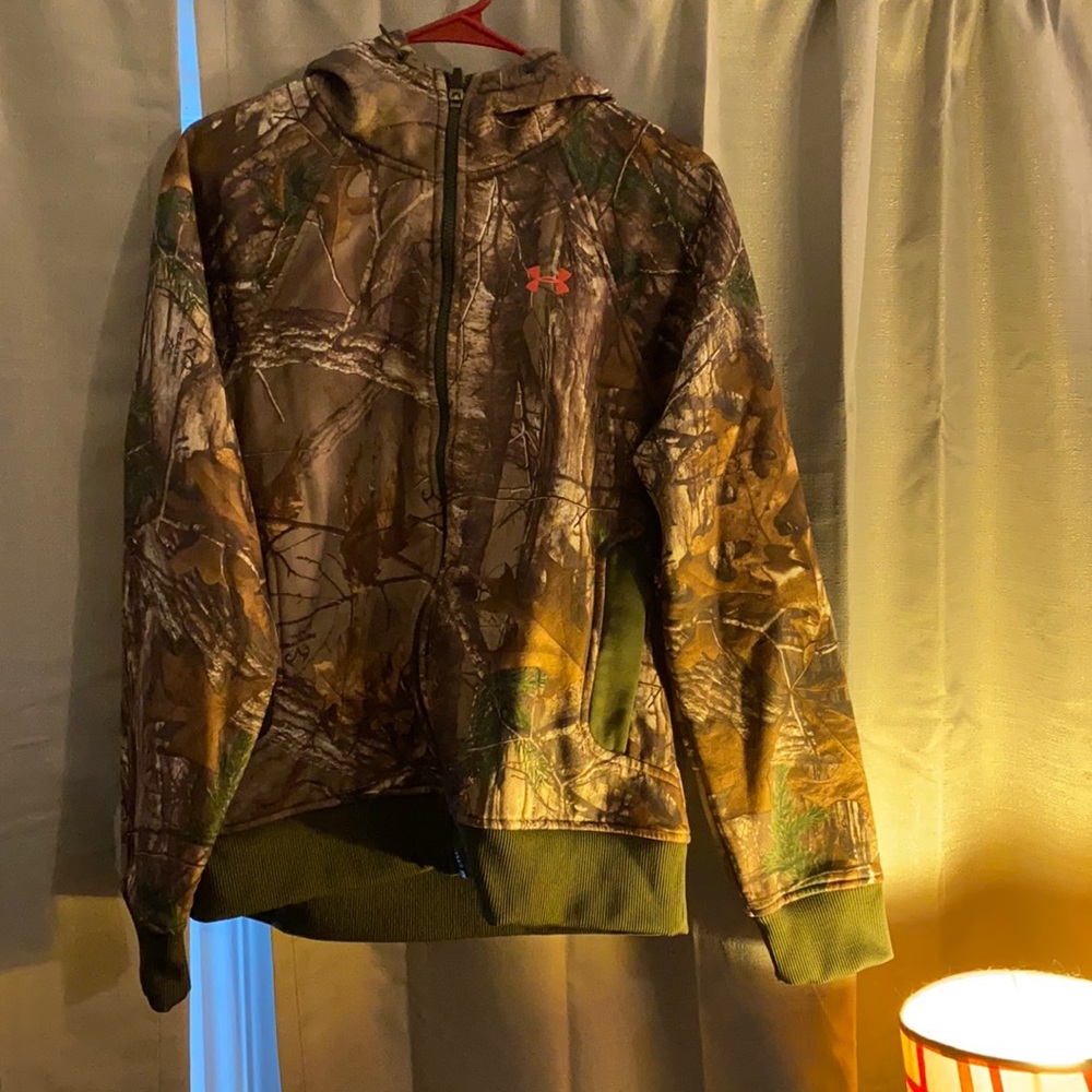 Under armor camo zip up sweat shirt